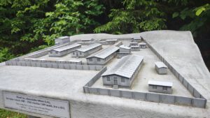 Netzwerkarbeit, Erfahrungsaustausch und Besuch des Denkmals am Ort des ehemaligen KZ Lety